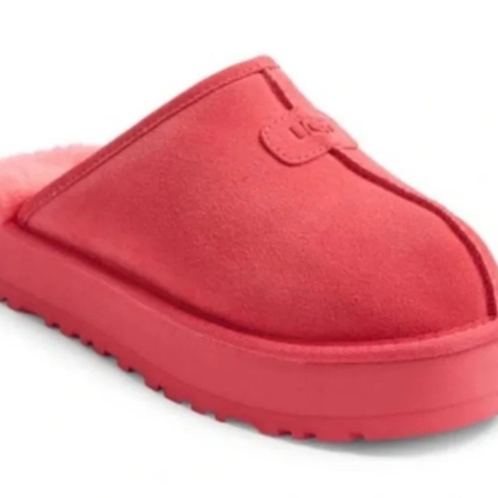 Ugg Discoquette Slide Slipper 8 tried on- not worn - still have sticker